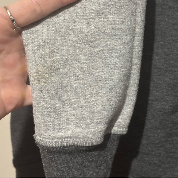 Champion Vintage Y2K V-Neck Pullover Sweatshirt Gray White Size Medium Honduras - Picture 7 of 8